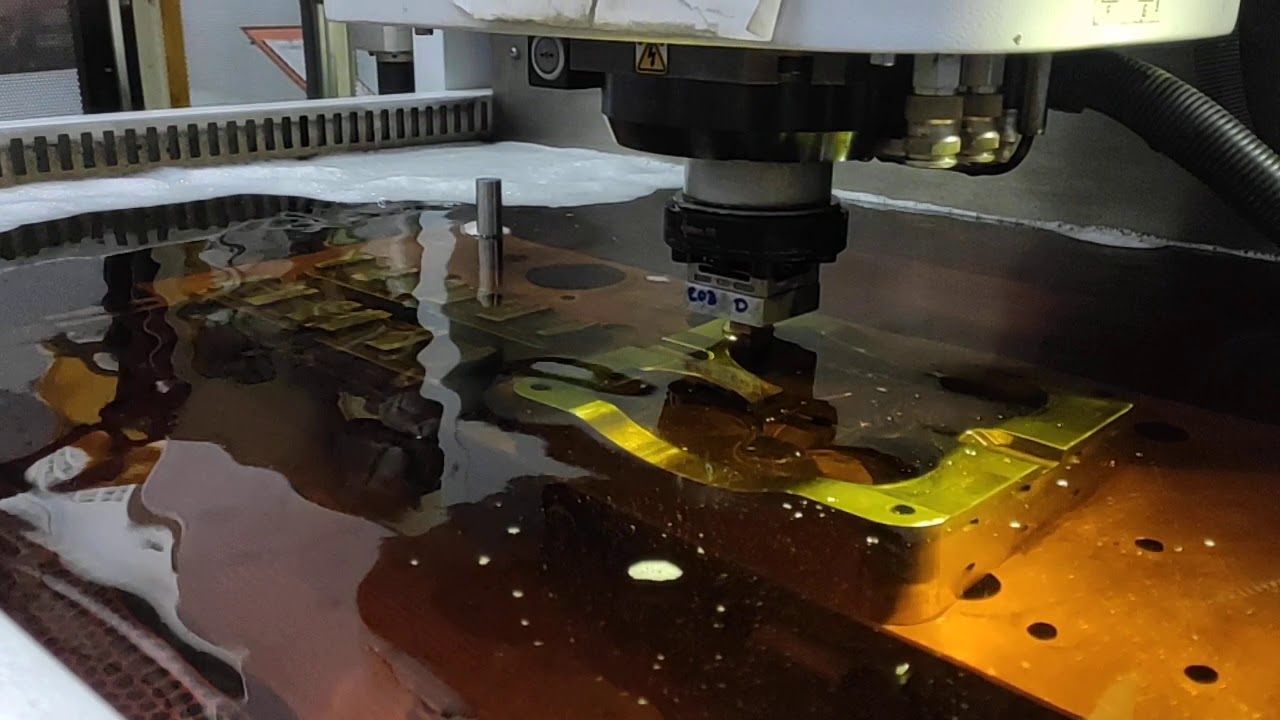 Eletro Eros&atilde;o penetra&ccedil;&atilde;o CNC Form 3000