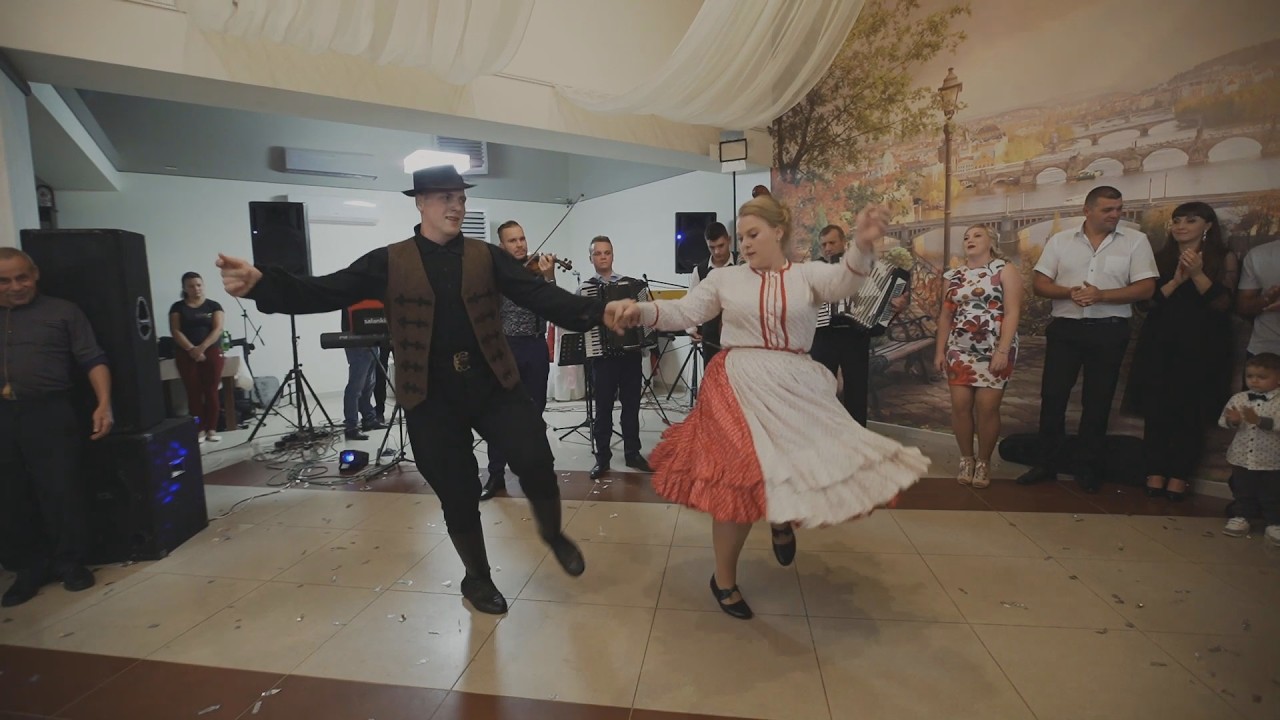 Hagyományos Magyar táncok esküvő a Faluban ! 💃🕺