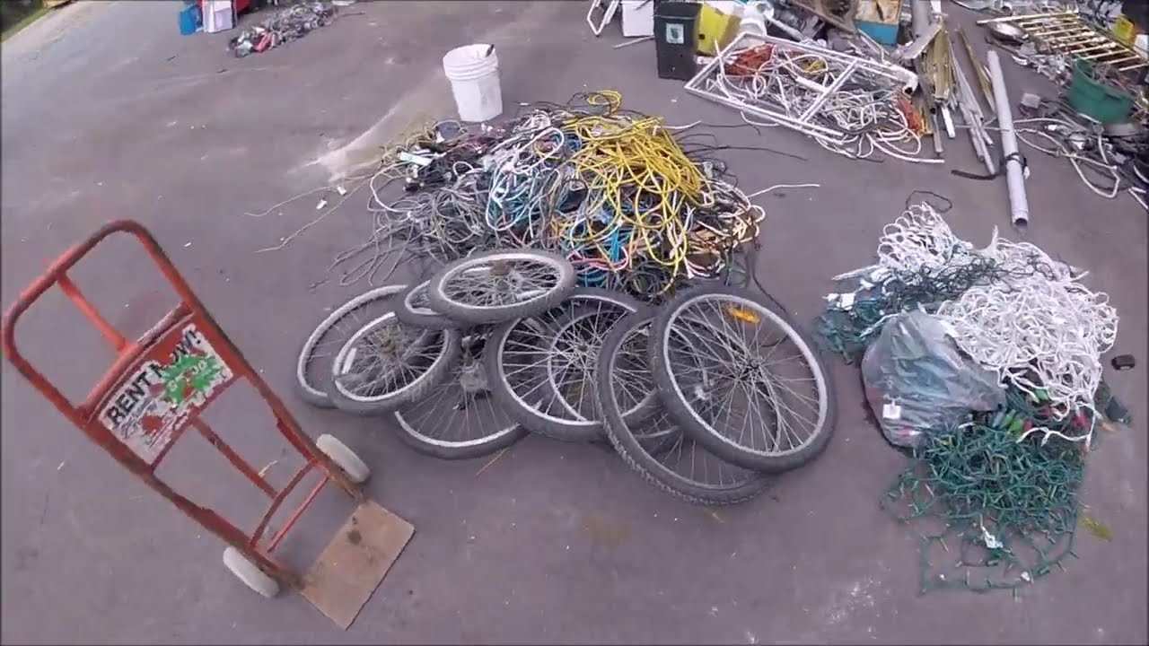 Cleaning My Yard & More Spring Cleanup