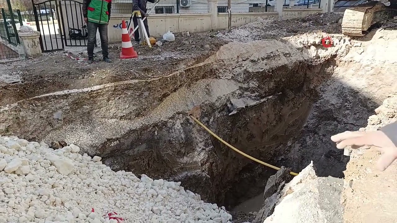Urfa'da altyapı çalışması sırasında göçük meydana geldi!