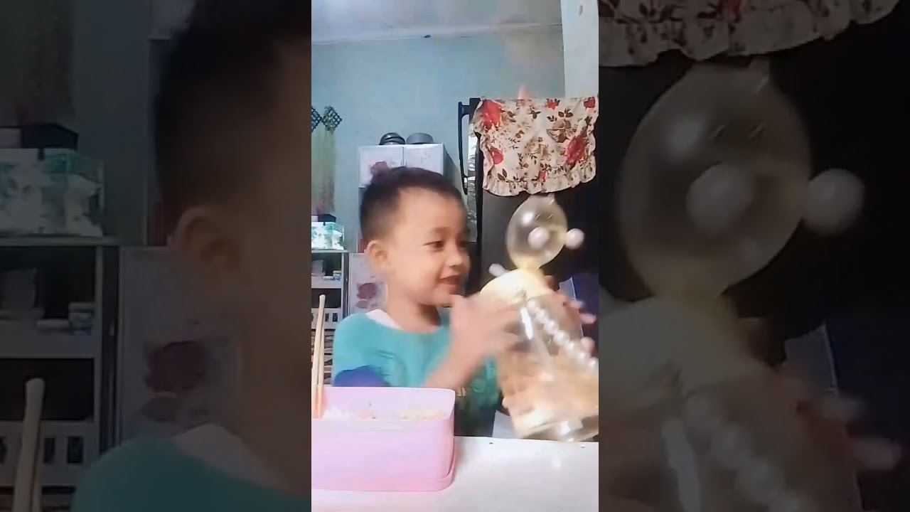 Cerita sambil makan bersama rehan😁
