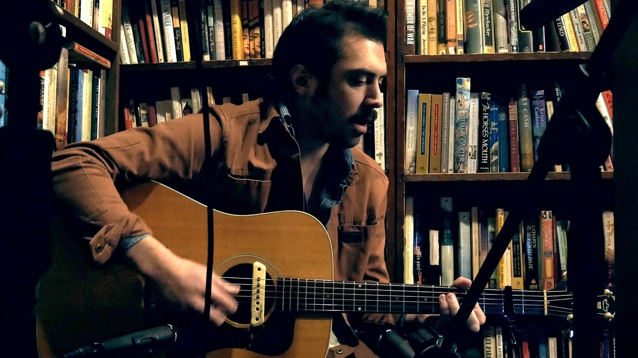 Caiola - Dancing in the Dark (Live Acoustic Cover)