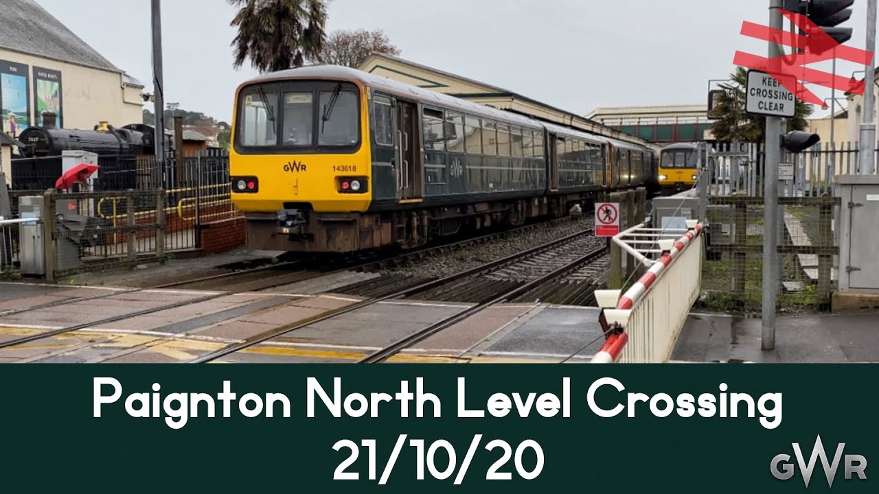 Trains at Paignton North Level Crossing (21/10/20)
