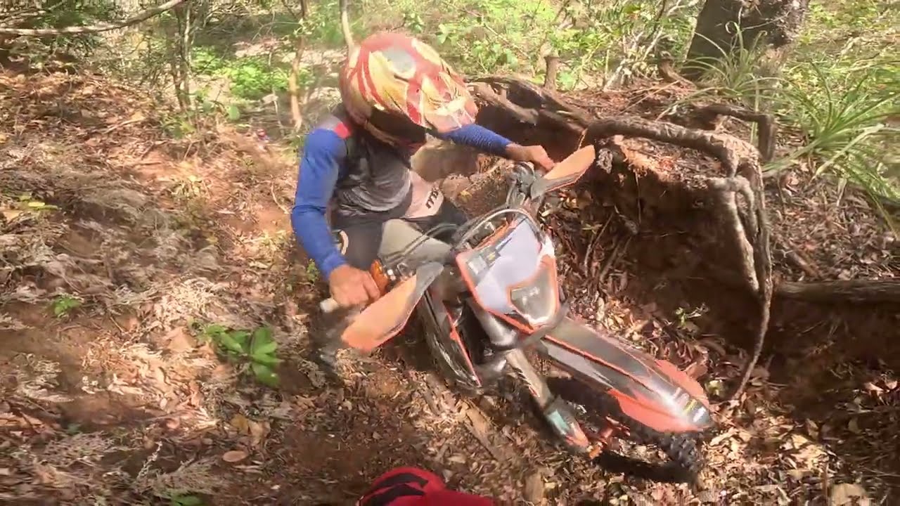 Hard Enduro Costa Rica: ¡Aventura Extrema en Los Tecales 1 con Hard Enduro Playa Negra!