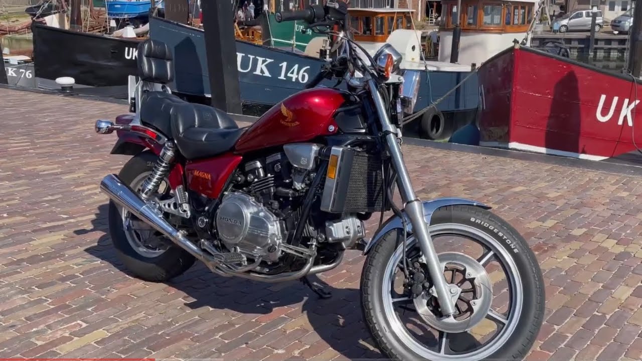 Honda Magna VF700C 1985 #honda