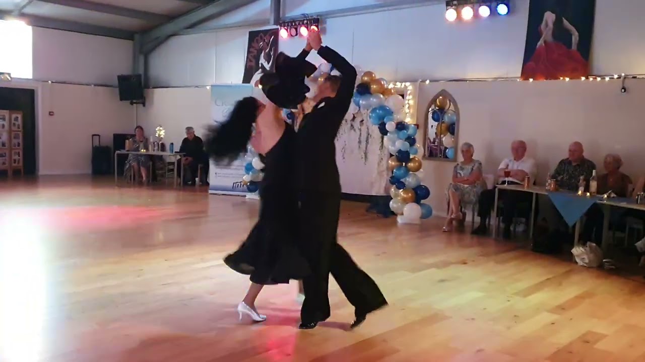 Andrei Toader and Mia Linnik-Holden at The Crown Ballroom: Quickstep