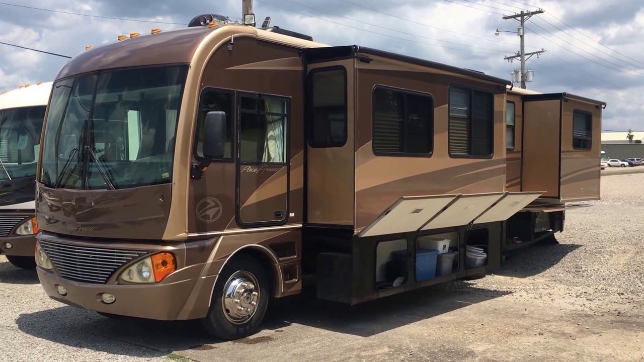 2004 Fleetwood Pace Arrow 36B Class A Motorhome