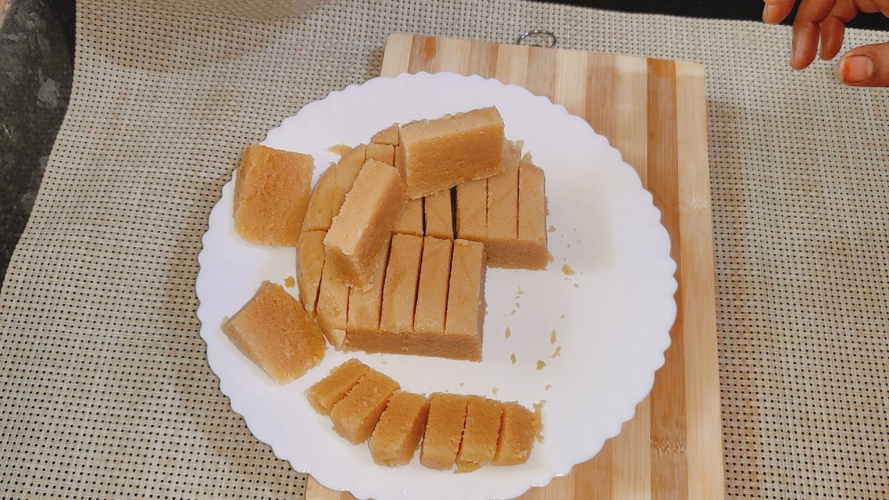 Milk Powder Mysore Pak Recipe/Super Soft & Bakery Style Milk Mysore Pak/How to Make Milk Mysore Pak.