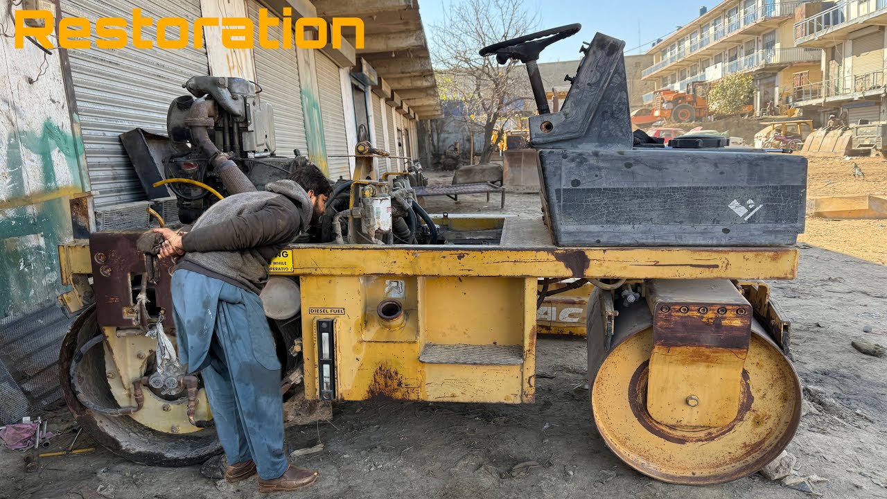 A 90-year-old little rusty roller has been repair / Dynapad roller restoration