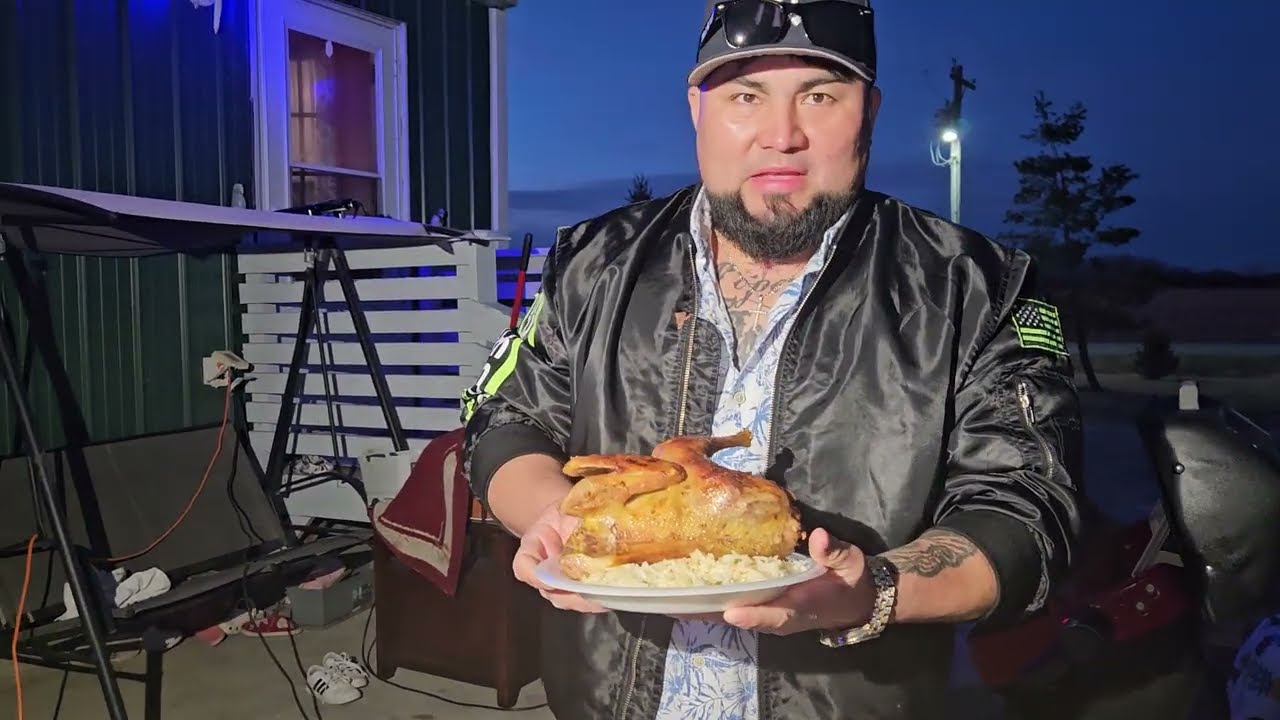 Palillo se comió una gallina solo.🐔🐓🐣🐤🐥
