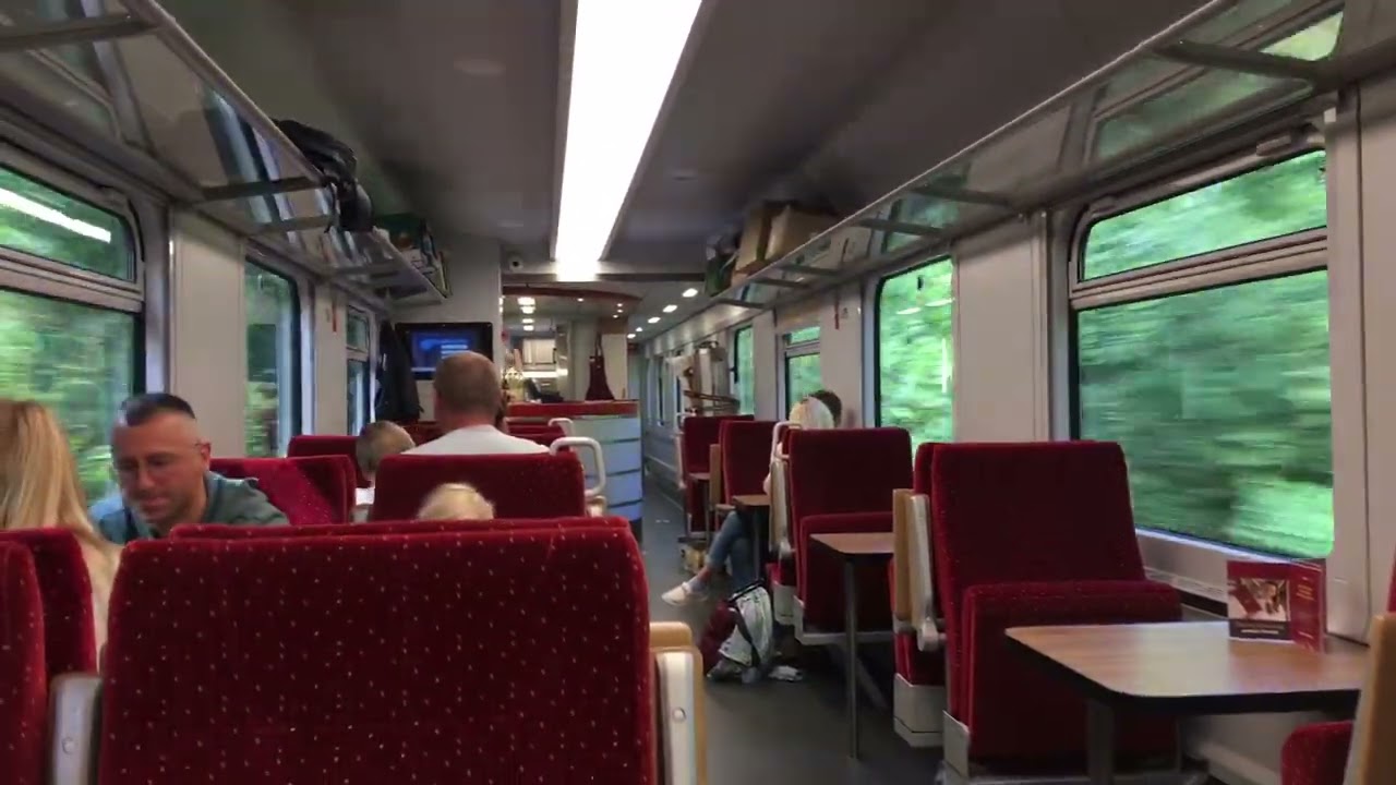 Wagon restauracyjny w pociągu EIC &bdquo;Posejdon&rdquo; relacji Warszawa Centralna - Kołobrzeg