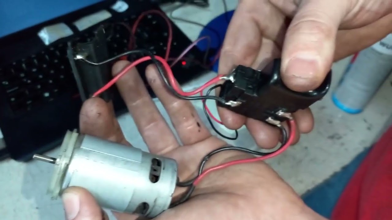 Parafusadeira 12V Liga LED e Motor não Gira ou Gira e Para