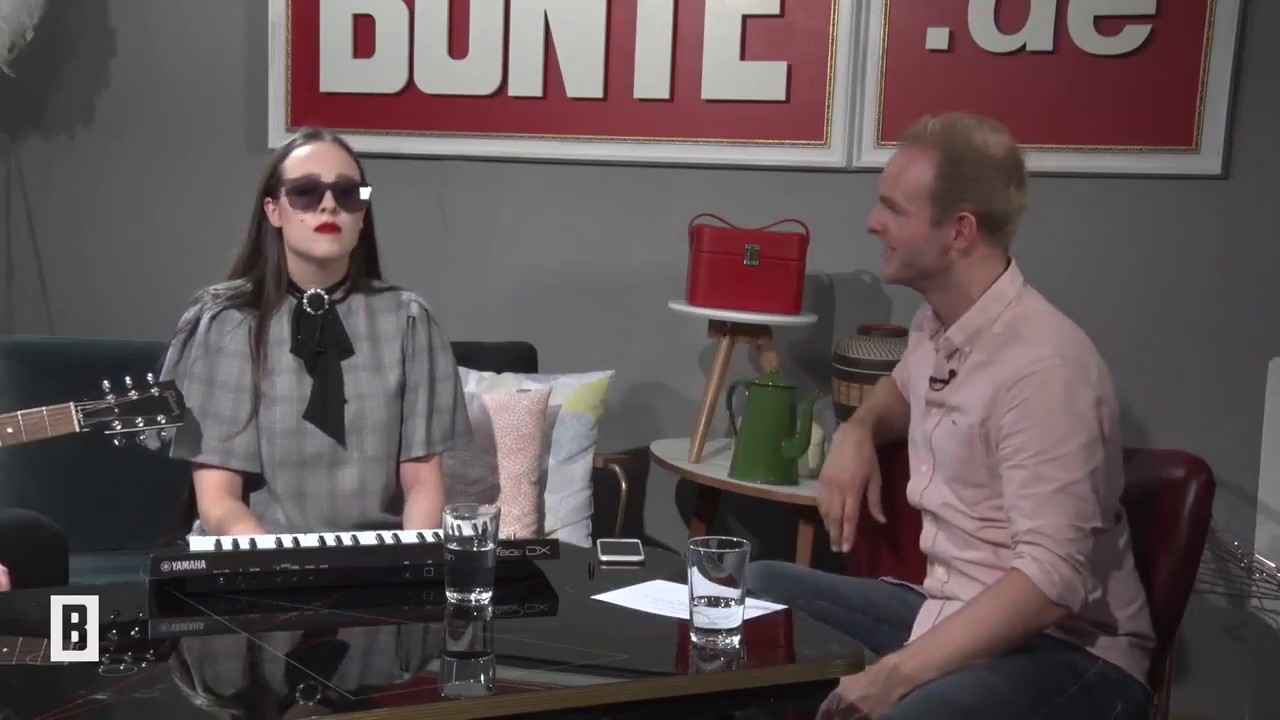 ALLIE X - Paper Love (Live and Interview at BUNTE.de)
