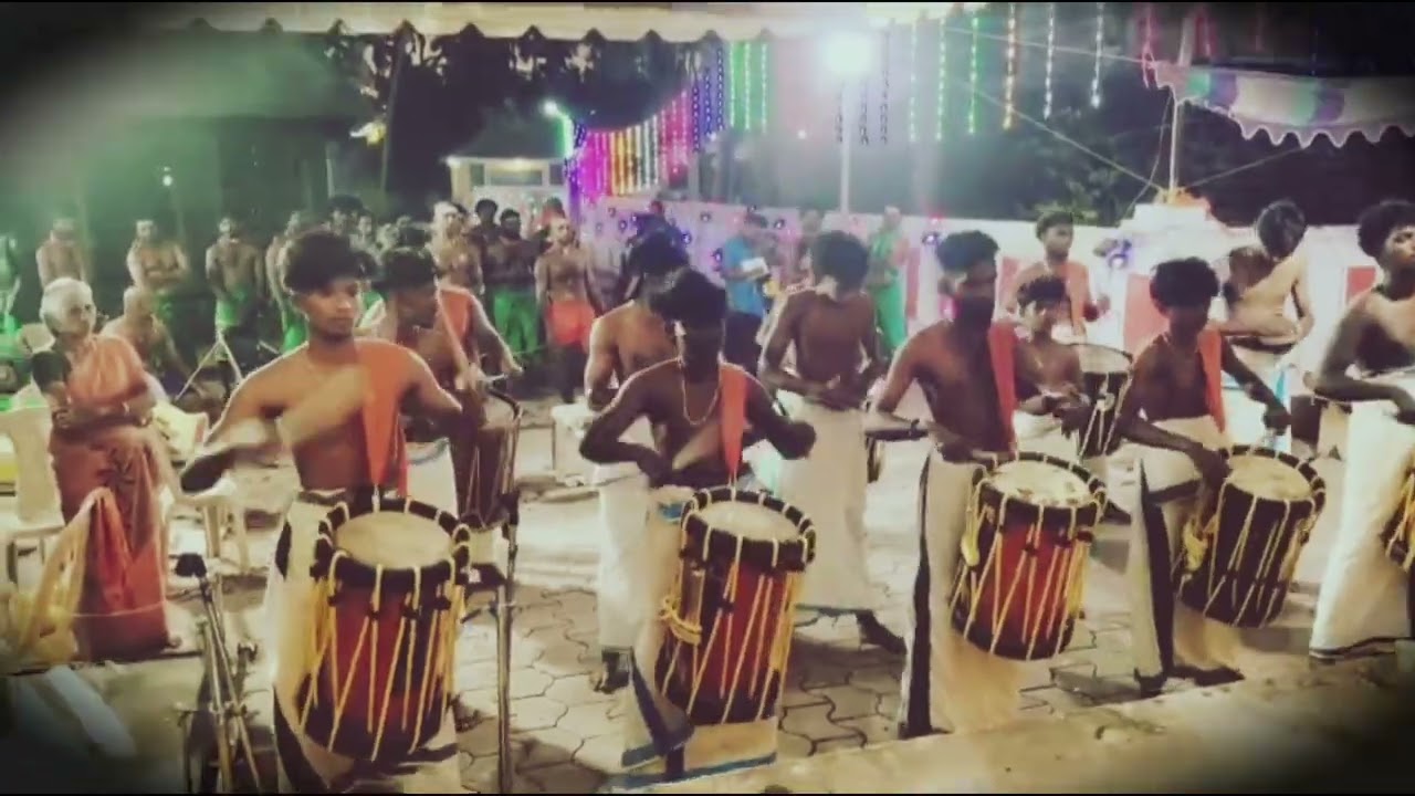 காவடிகள் ஆடுது