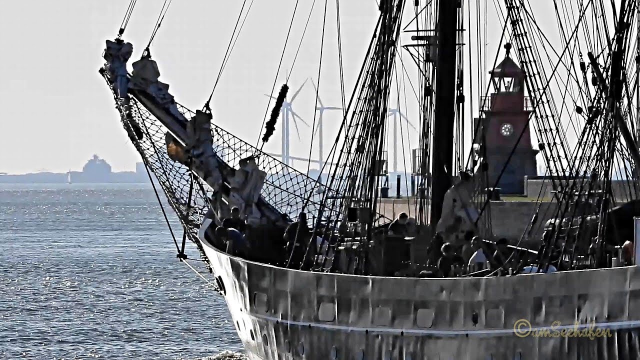 Auslauf Brigg ROALD AMUNDSEN tallship seabound Großsegler Zweimaster DARG IMO 8994489 Emden