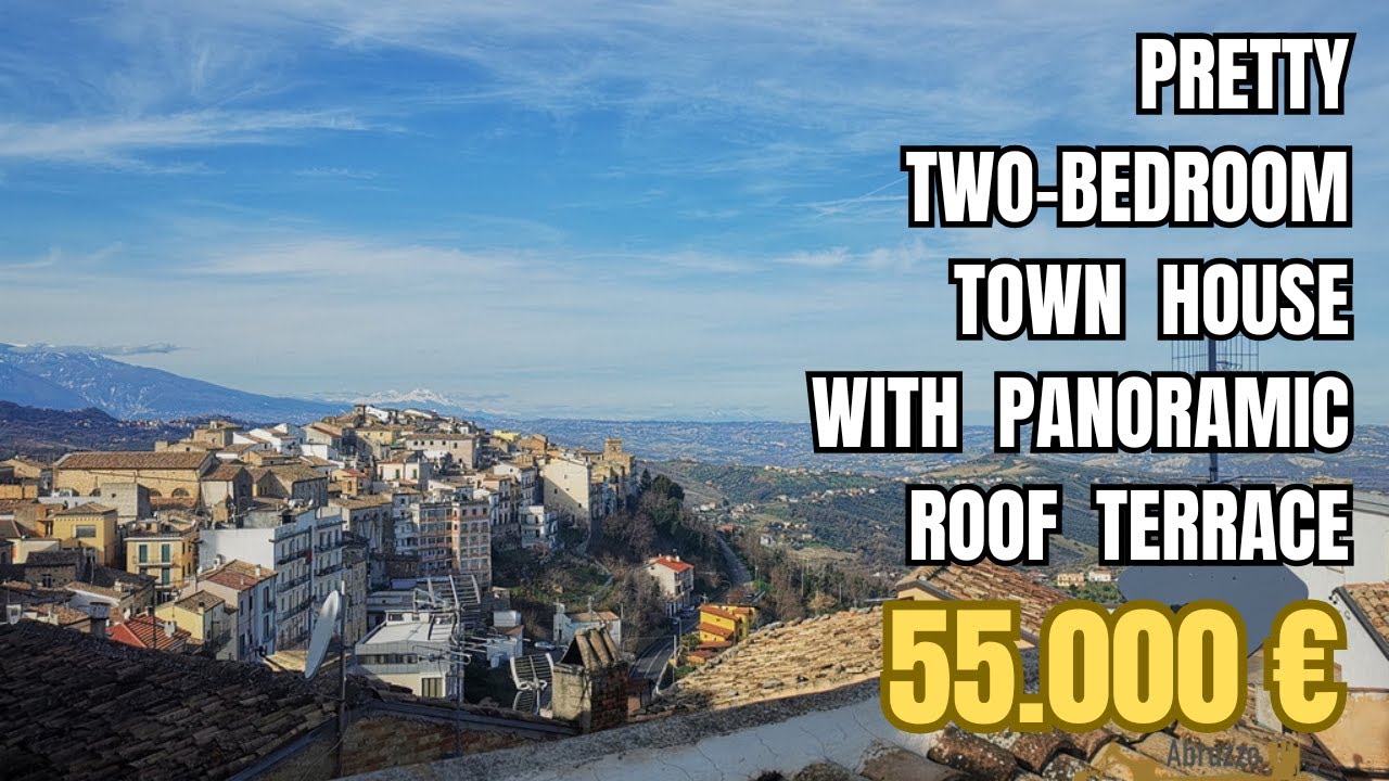 Pretty townhouse with panoramic roof terrace, at walking distance from shops and restaurants. Atessa