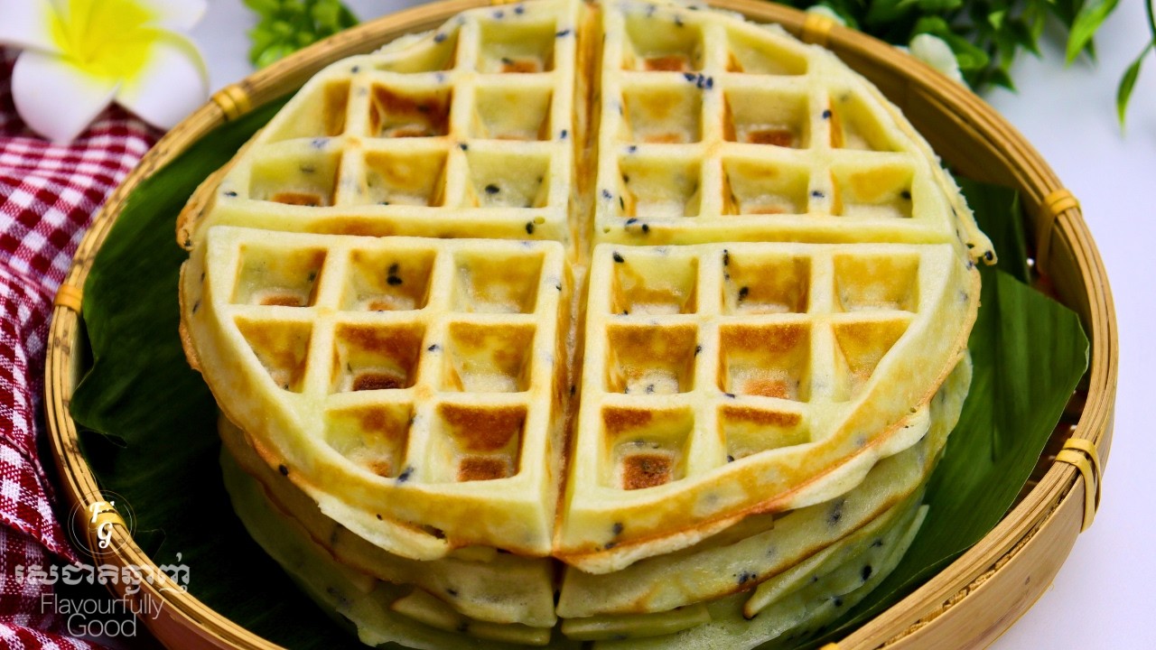 នំពុម្ព Cambodian Waffle Num Poum 🧇 Natural Fermentation in Cold Weather | Crispy & Fluffy Recipe