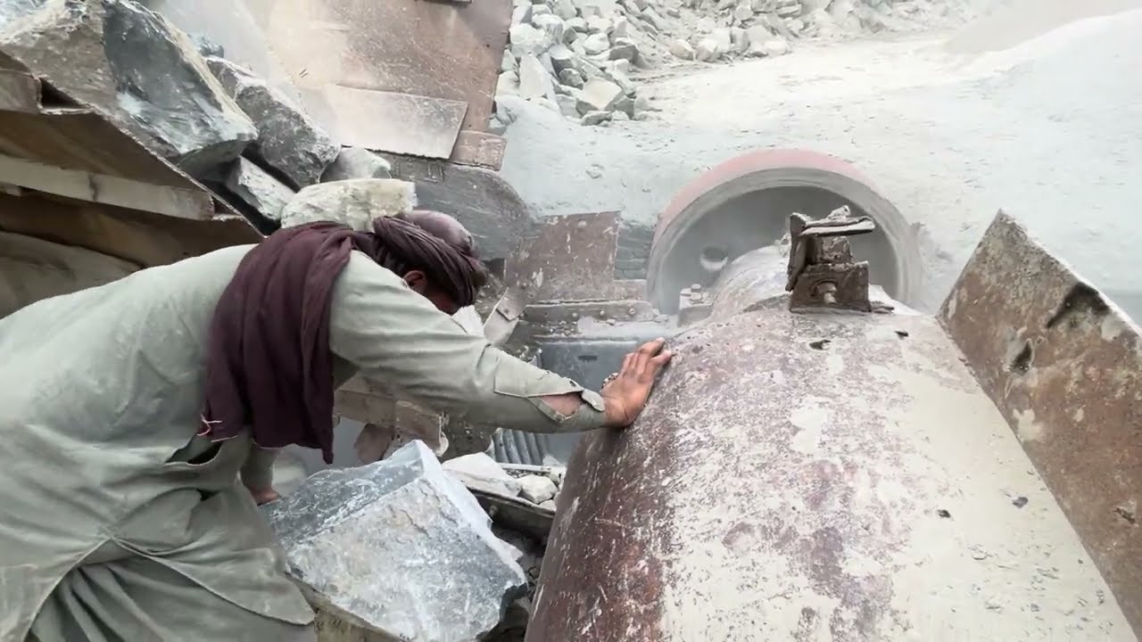 👹”ASMR GiANTJAW👹Rock Stone Crushing🔥 Soothing Sounds Powerful Crushing Sand Crushing☠️#stonecrusher 
