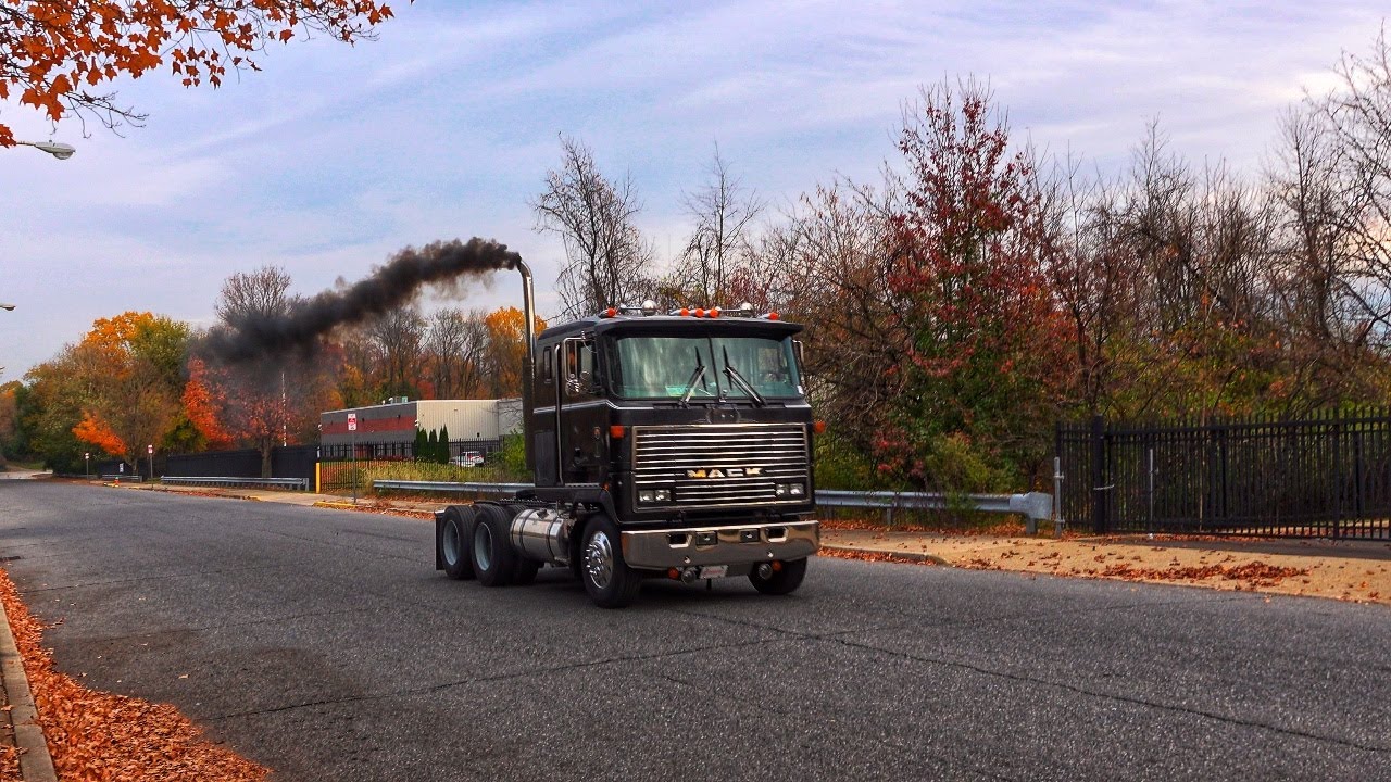 1990 Mack Ultra Liner MH613 Back In Action! #mack #cabover