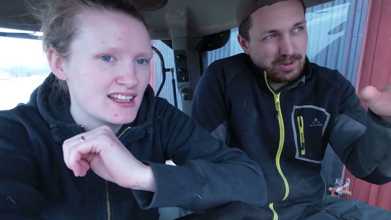 Henrik lär mig köra traktor