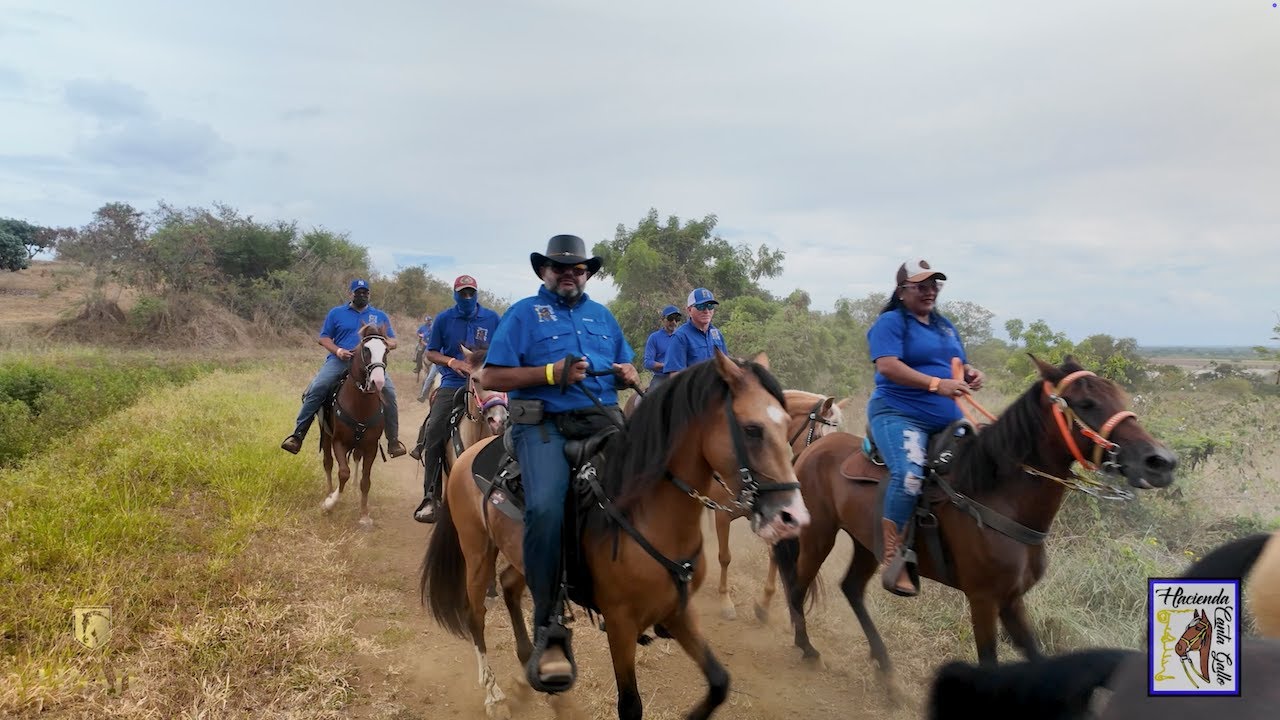 LA FAMILIA AZUL CELEBRA SUS 9 AÑOS