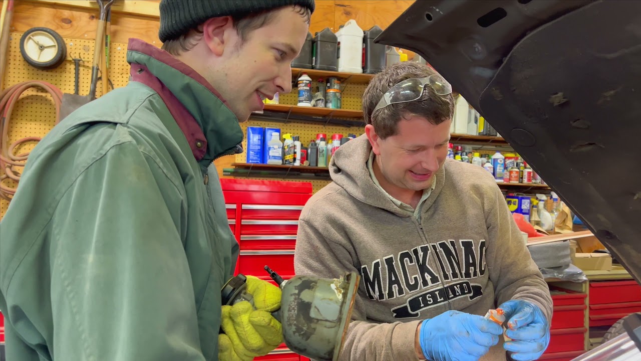 Leaking Oil Replacing Valve Cover Gaskets on the 1988 Ford Ranger