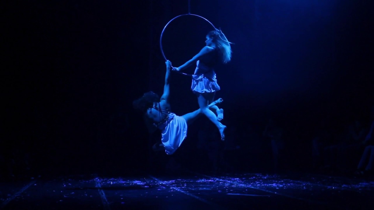 Show HeKa 2018 - Número: Dúo Aro Aéreo - Dani Di Pietro y Natalia Alonso - Live Music by Chuck Rite