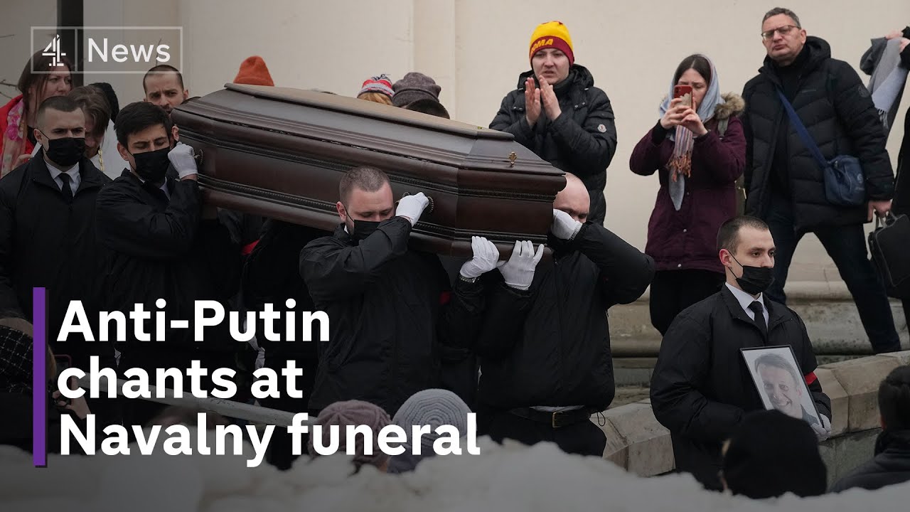 Alexei Navalny funeral: Anti-Putin chanting as thousands of supporters turn out