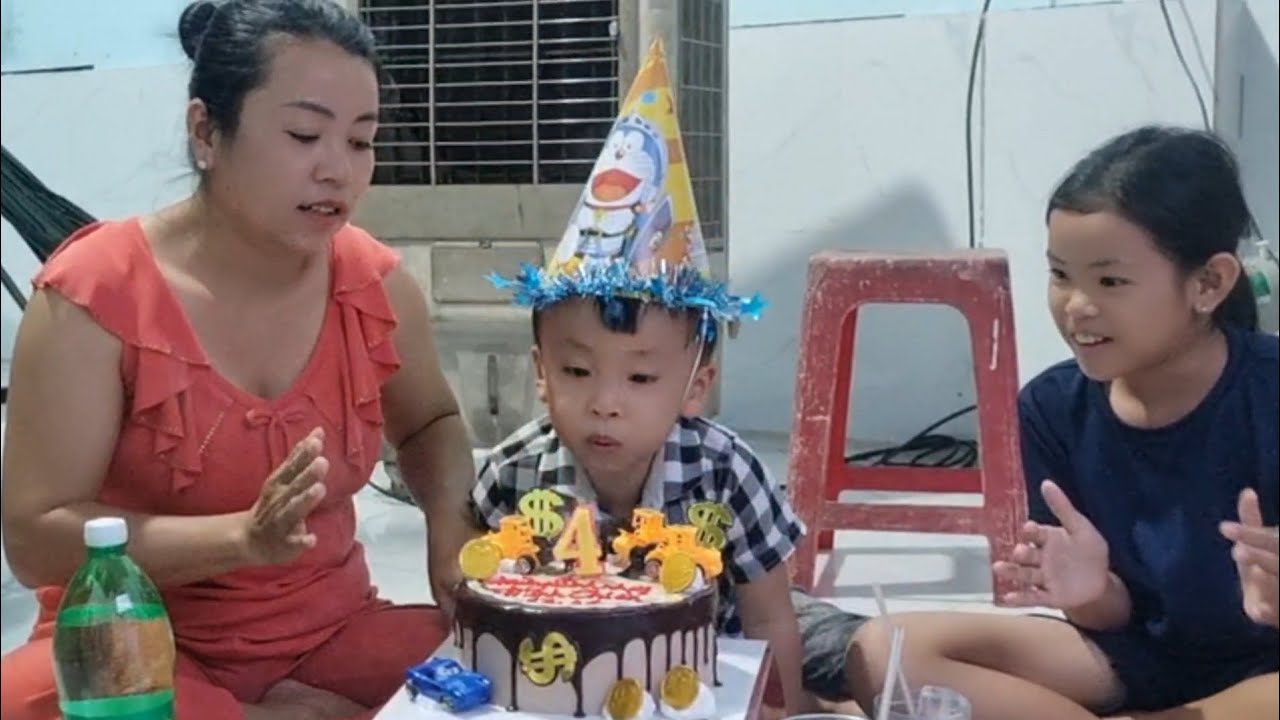 Chuột Bất Ngờ Nhận Được Quà Của Bà Nội Và Mấy Chị Trong Ngày Sinh Nhật #ngocdieuvlog