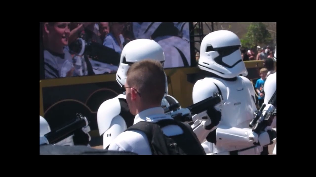 Storm Troupers  #starwars  arrive in Orlando