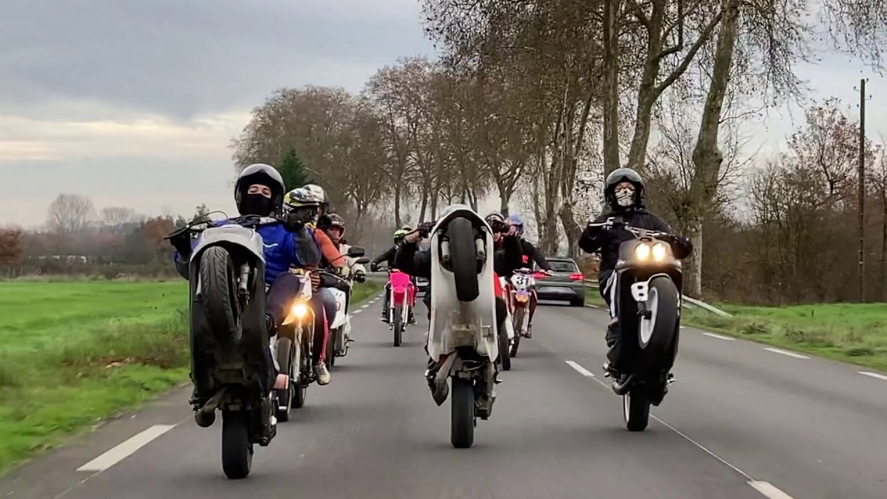 Prise de route nationale Moto et Scooter