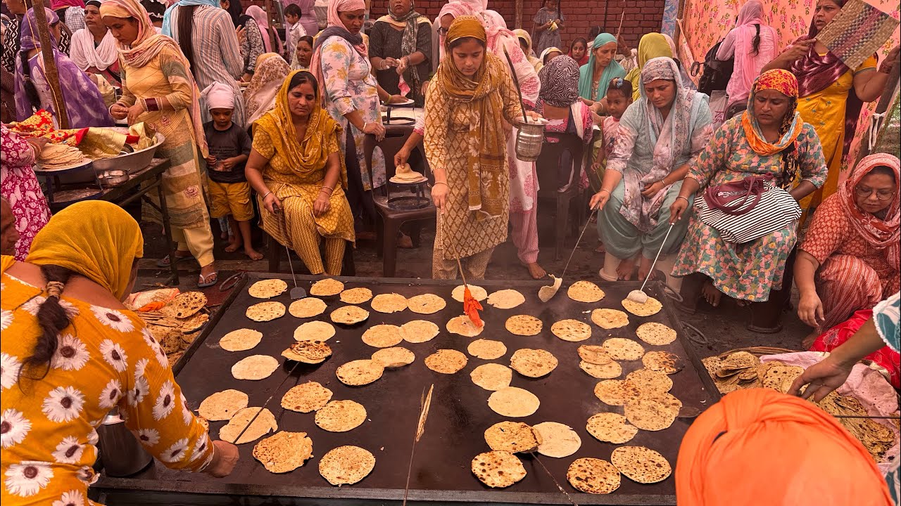 ਚੁਪਹਿਰੇ ਤੇ ਆਈਆਂ ਸੰਗਤਾਂ ਲਈ ਅੱਜ ਮਿੱਸੇ ਪ੍ਰਸ਼ਾਦੇ ਦੀ ਸੇਵਾ 