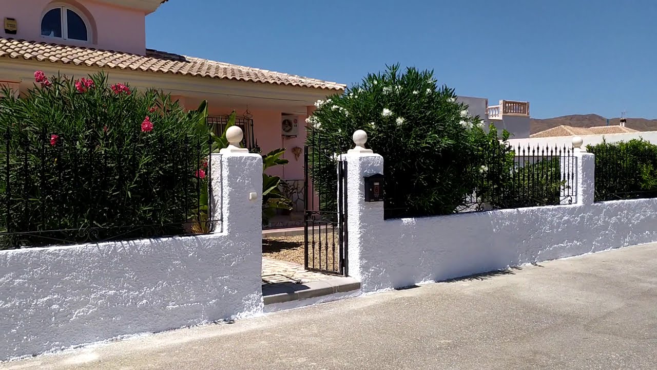 SOLD cla 7310 Beautiful 3-4 bed villa within easy walk of amenities - for sale- Arboleas.
