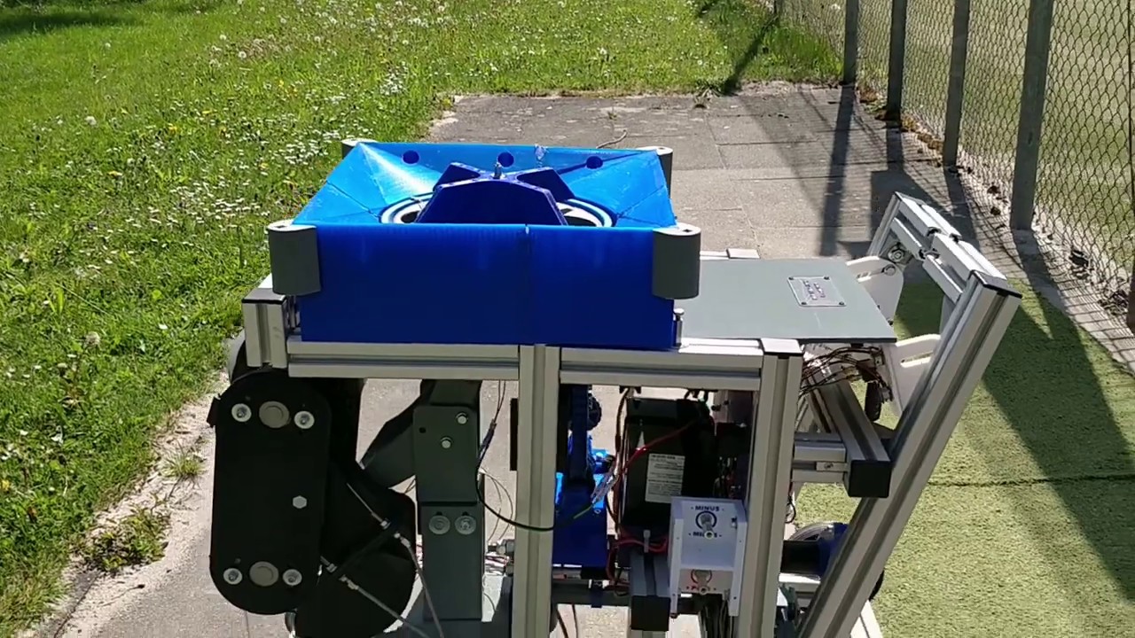 Do it Yourself Tennis Ballwurfmaschine aus dem 3D Drucker selbst gebaut
