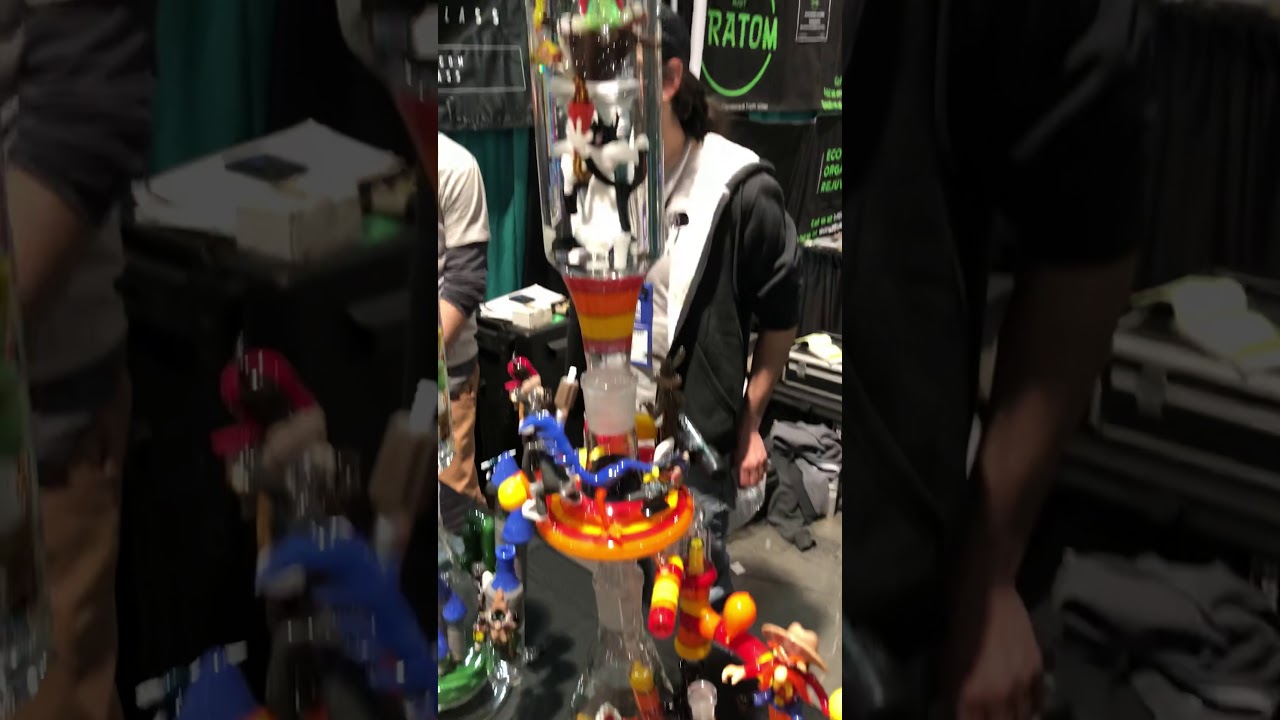 Las Vegas - Glass Blown Show - Handblown Glass Bong - Glass Art Work .