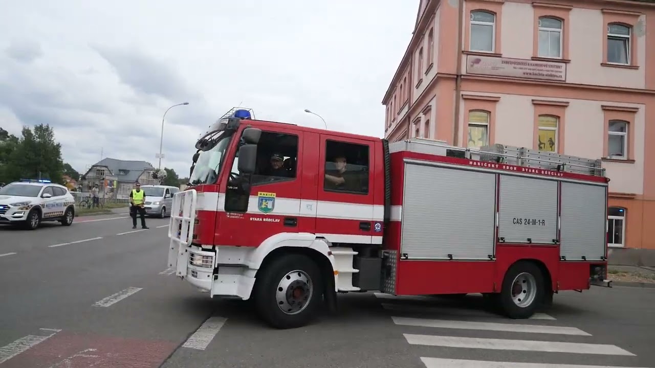 video   2022 08 20   Spanilá jízda hasičské techniky na oslavy Oslavy 140  let Sboru dobrovol  hasič