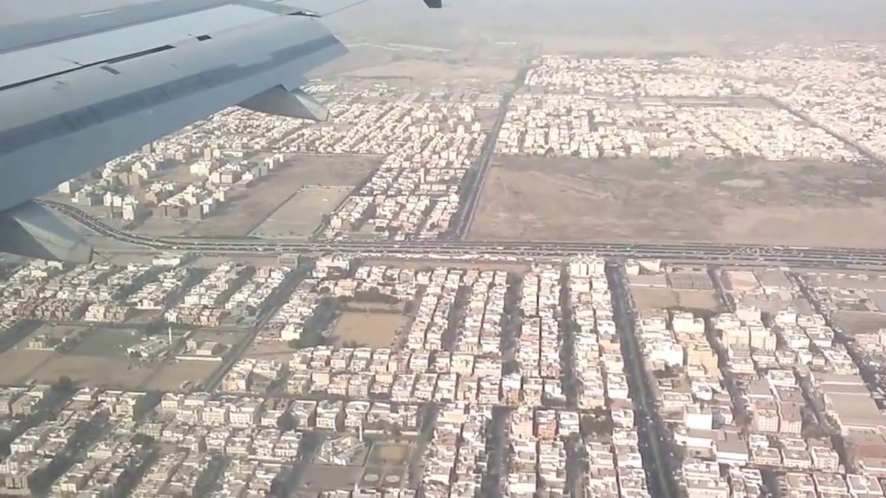هبوط طائرة الخطوط السورية في مطار جدة