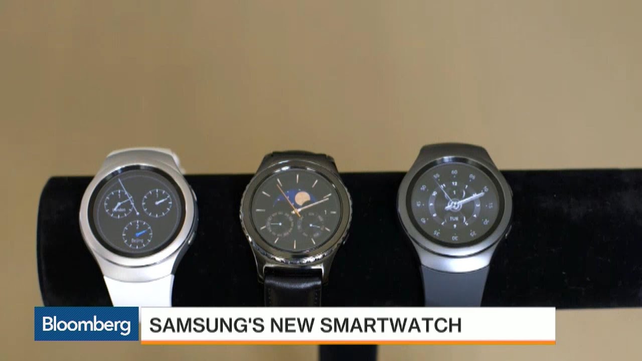 Samsung Gears Up for Smartwatch Battle With Apple