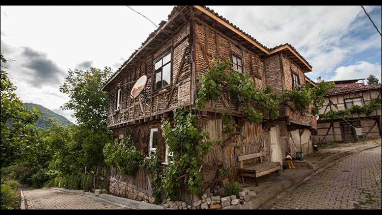 Beyhan Karslı- Sabah Güneşi Doğmuş Boyalı Konaklara( Sivas/Zara)