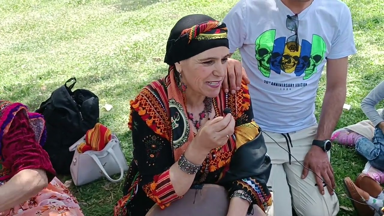 Nna Houria tajmilt sɣur nna Fatiha.