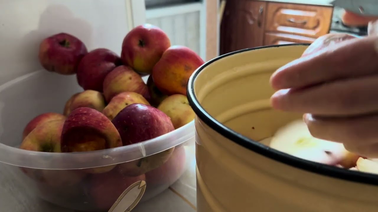 Evde hecbir qatqısız  yuzde yuz ,Alma sirkesinin hazırlanması .