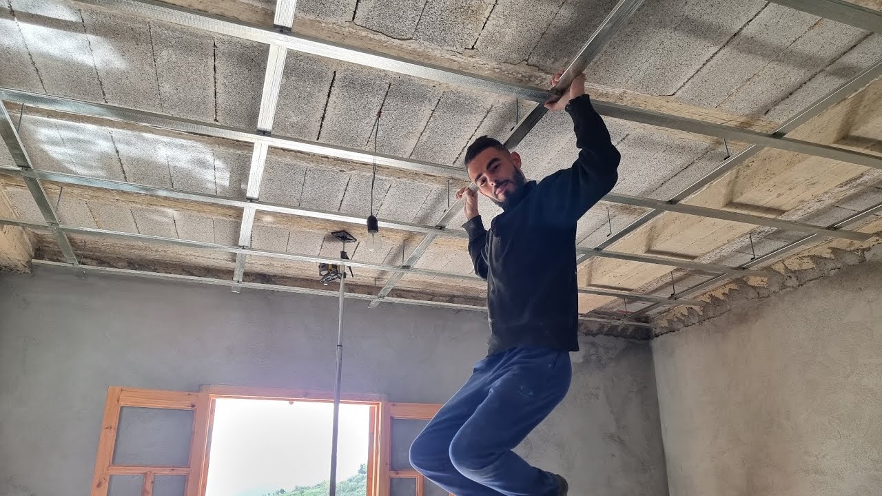 طريقة عمل هيكل حديد سقف البلاكو بلاتر  ( طريقة الجسر ) HOW to Make Ceiling With METAL STUD drywall