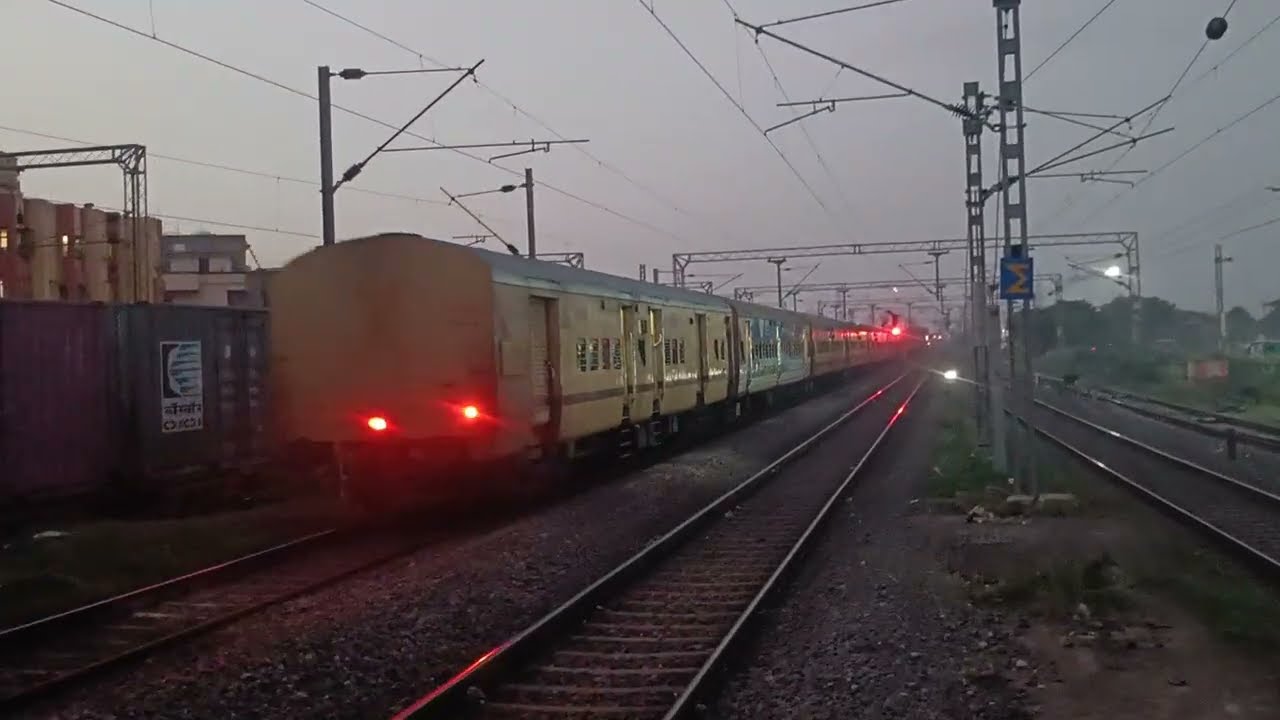 Puri-Sambalpur Intercity Express arrival and departure from Mancheswar Railway Station/Train Videos 