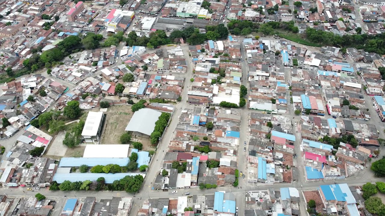 Vista de Yumbo a 300 mt de altura