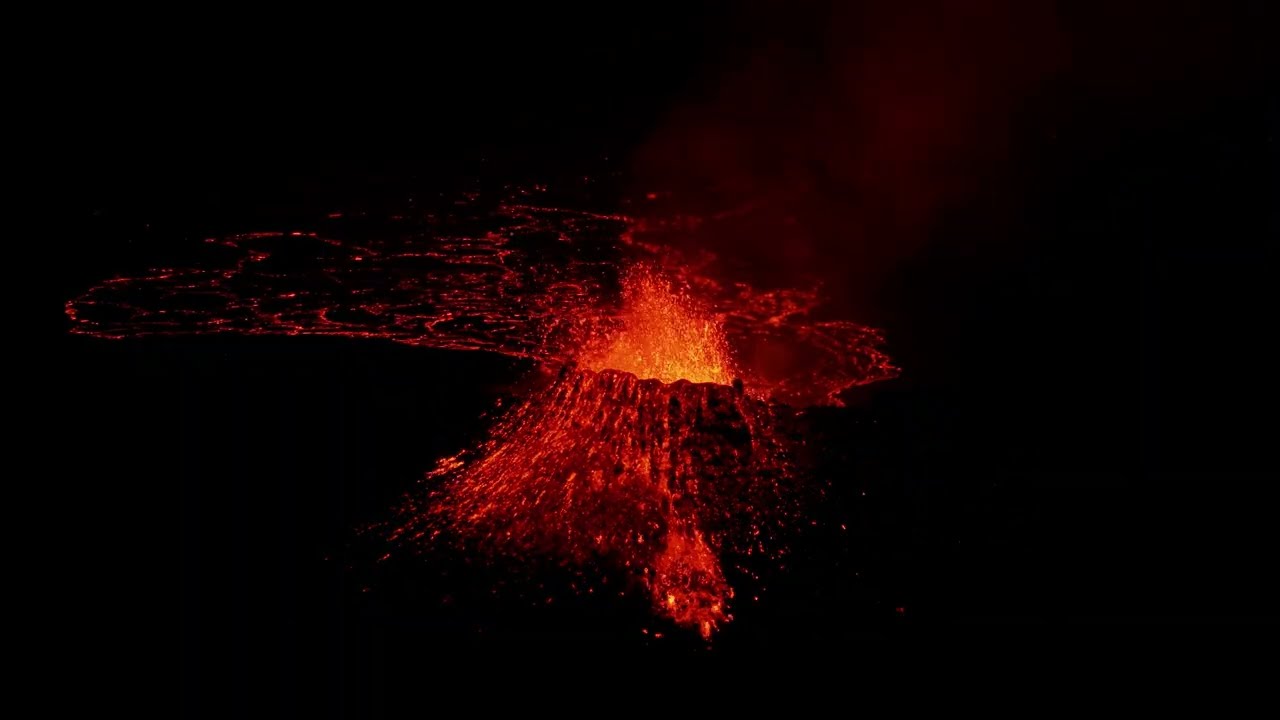 Incandescent lava eruption drone footage, Iceland 2025/07/21, at "night", long version 4k 60fps