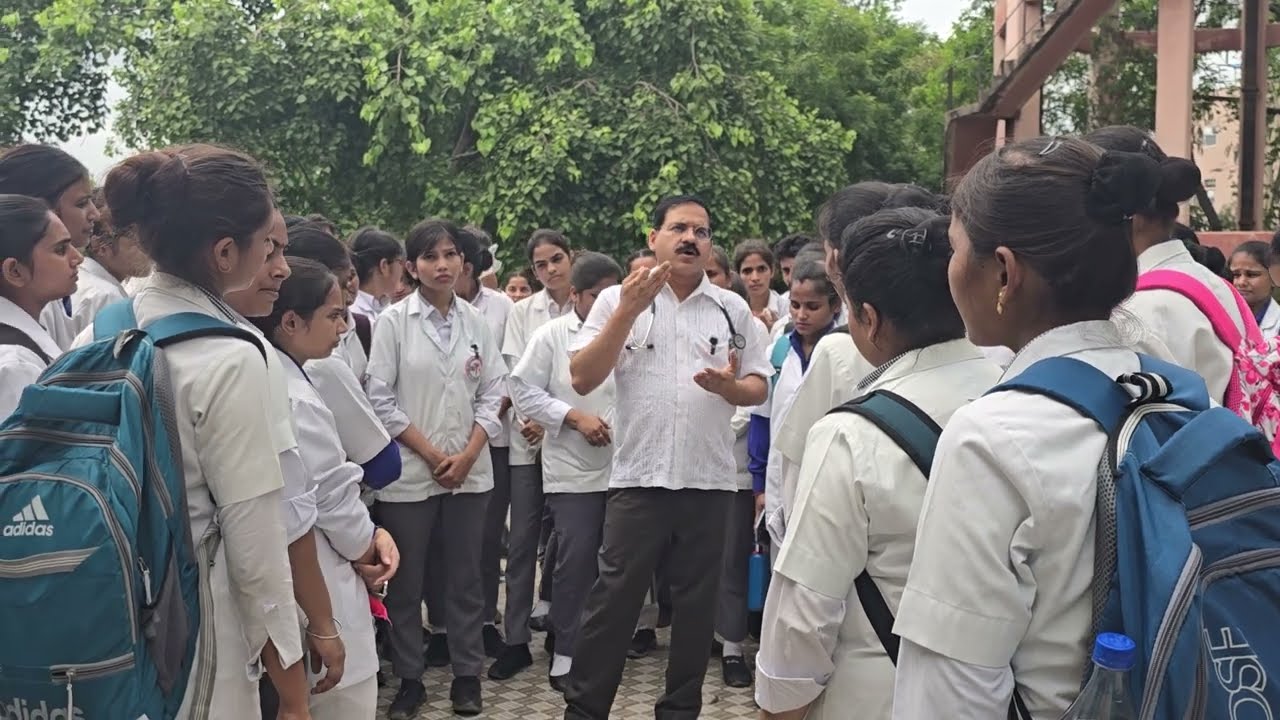 B. SC. students from Lucknow Institute Of Nursing And Paramedical Science visit to Aastha Hospital.