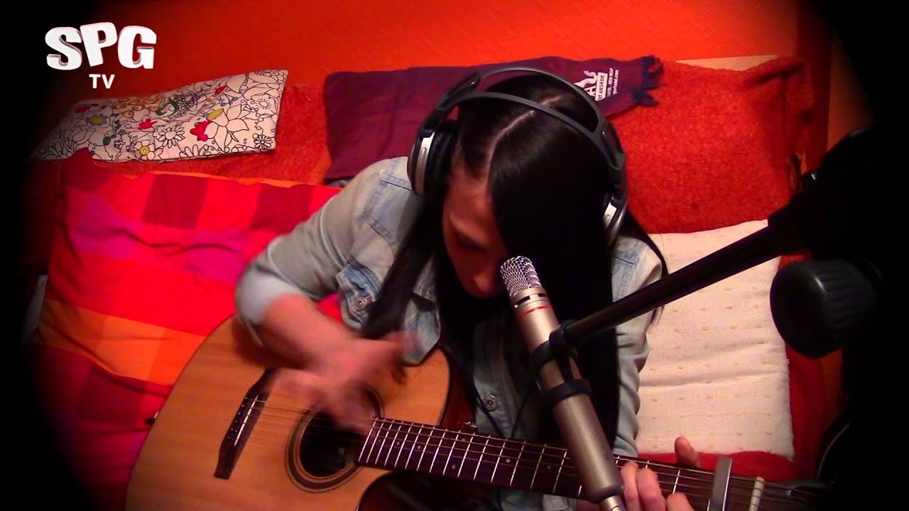 Maroon 5 - Sugar (Loop Pedal Cover by Roz Firth)