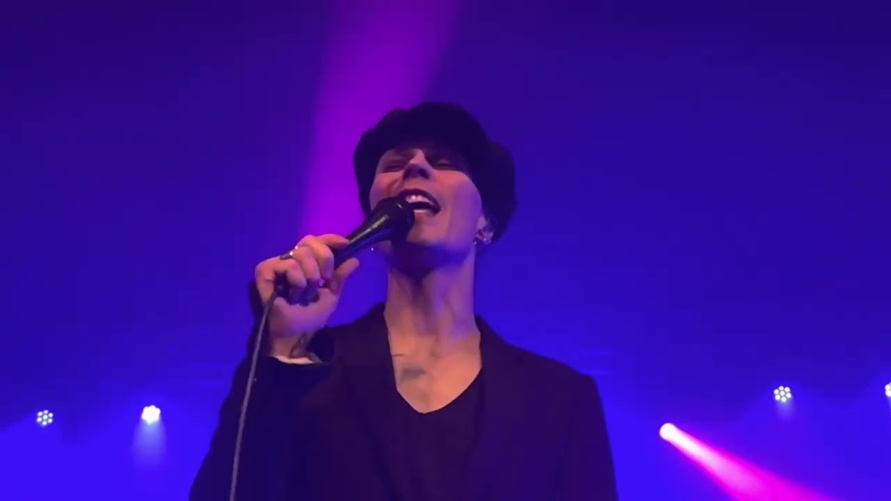 VV ( Neon Noir ) Live In Philadelphia 2023