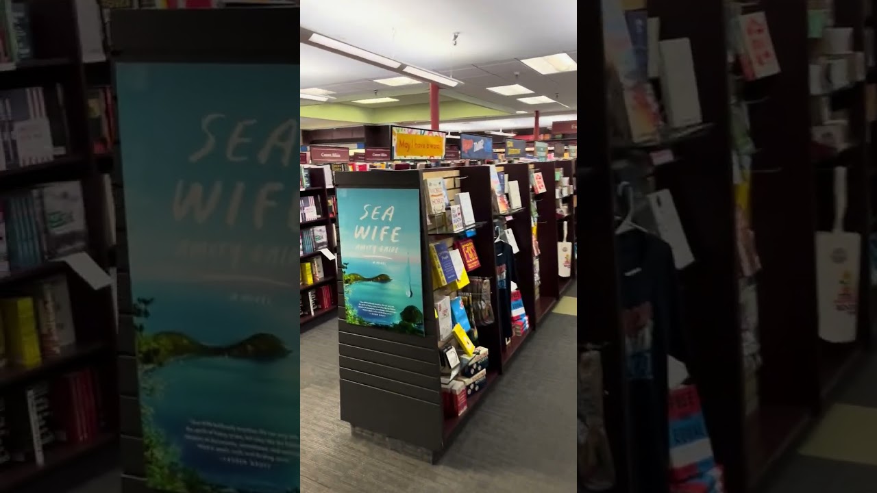 Hunting for 'US Constitution 101' at Vroman's Bookstore - Was It There?