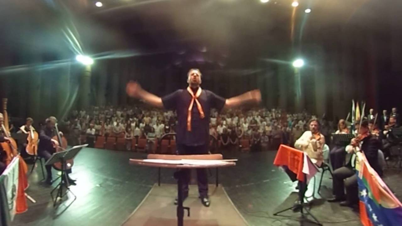 HIMNO NACIONAL DE ESPAÑA en 3D| Maestro Navarro Lara | Cámara 360 grados | Realidad Virtual